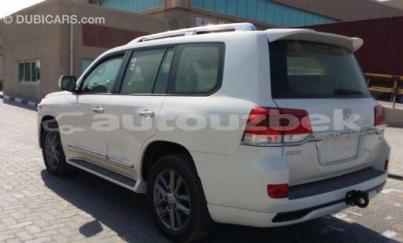 Buy Import Toyota Land Cruiser White Car in Import - Dubai in Andijon Buy Import Toyota Land Cruiser White Car in Import - Dubai in Andijon