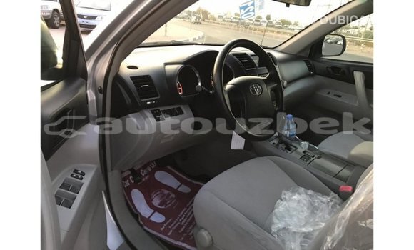 Buy Import Toyota Highlander Other Car in Import - Dubai in Andijon Buy Import Toyota Highlander Other Car in Import - Dubai in Andijon