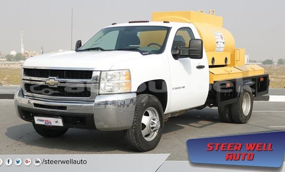 Buy Import Chevrolet Silverado White Car in Import - Dubai in Andijon