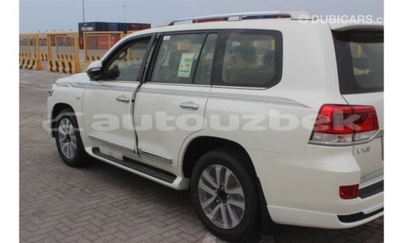 Buy Import Toyota Land Cruiser White Car in Import - Dubai in Andijon Buy Import Toyota Land Cruiser White Car in Import - Dubai in Andijon