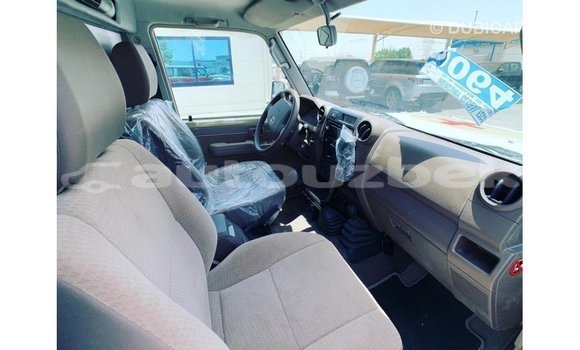 Buy Import Toyota Land Cruiser Beige Car in Import - Dubai in Andijon Buy Import Toyota Land Cruiser Beige Car in Import - Dubai in Andijon