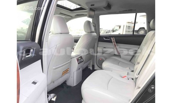 Buy Import Toyota Highlander Black Car in Import - Dubai in Andijon Buy Import Toyota Highlander Black Car in Import - Dubai in Andijon