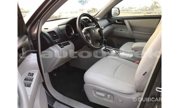 Buy Import Toyota Highlander Other Car in Import - Dubai in Andijon Buy Import Toyota Highlander Other Car in Import - Dubai in Andijon