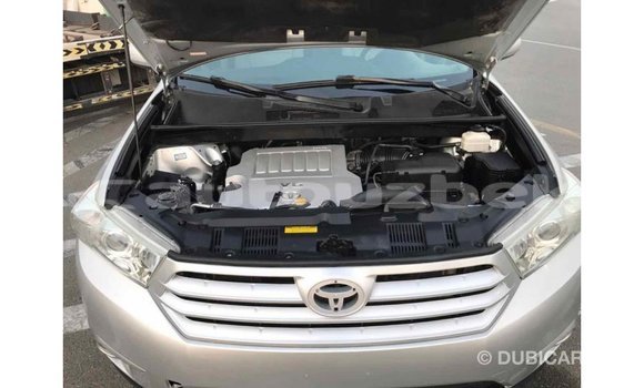 Buy Import Toyota Highlander Other Car in Import - Dubai in Andijon Buy Import Toyota Highlander Other Car in Import - Dubai in Andijon
