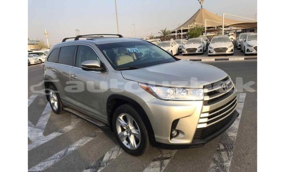Buy Import Toyota Highlander Beige Car in Import - Dubai in Andijon Buy Import Toyota Highlander Beige Car in Import - Dubai in Andijon