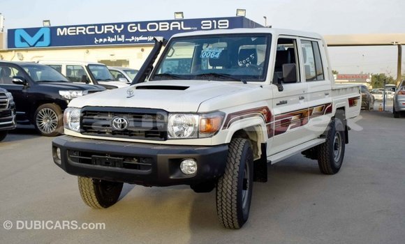 Buy Import Toyota Land Cruiser Beige Car in Import - Dubai in Andijon Buy Import Toyota Land Cruiser Beige Car in Import - Dubai in Andijon