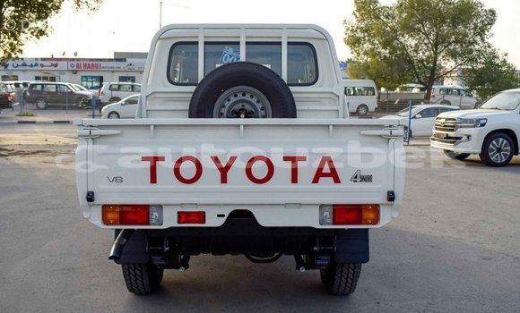 Buy Import Toyota Land Cruiser Beige Car in Import - Dubai in Andijon Buy Import Toyota Land Cruiser Beige Car in Import - Dubai in Andijon