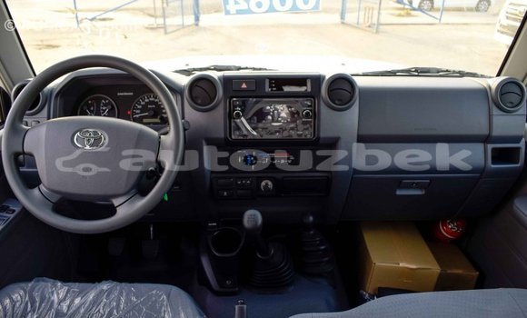 Buy Import Toyota Land Cruiser Beige Car in Import - Dubai in Andijon Buy Import Toyota Land Cruiser Beige Car in Import - Dubai in Andijon