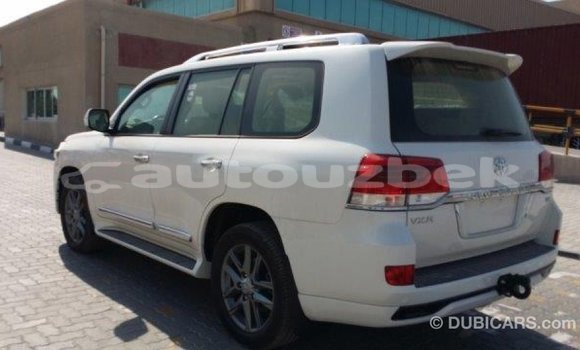 Buy Import Toyota Land Cruiser White Car in Import - Dubai in Andijon Buy Import Toyota Land Cruiser White Car in Import - Dubai in Andijon