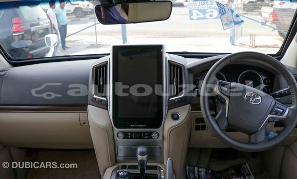 Buy Import Toyota Land Cruiser White Car in Import - Dubai in Andijon Buy Import Toyota Land Cruiser White Car in Import - Dubai in Andijon