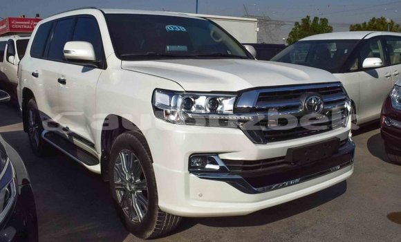 Buy Import Toyota Land Cruiser White Car in Import - Dubai in Andijon Buy Import Toyota Land Cruiser White Car in Import - Dubai in Andijon