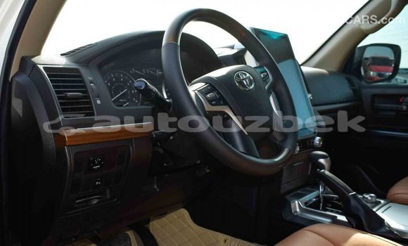 Buy Import Toyota Land Cruiser White Car in Import - Dubai in Andijon Buy Import Toyota Land Cruiser White Car in Import - Dubai in Andijon