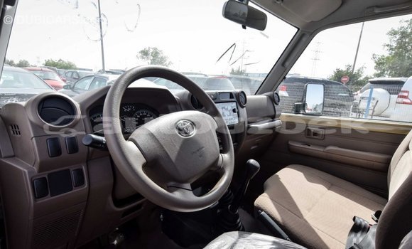 Buy Import Toyota Land Cruiser Beige Car in Import - Dubai in Andijon Buy Import Toyota Land Cruiser Beige Car in Import - Dubai in Andijon