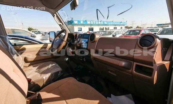 Buy Import Toyota Land Cruiser Beige Car in Import - Dubai in Andijon Buy Import Toyota Land Cruiser Beige Car in Import - Dubai in Andijon