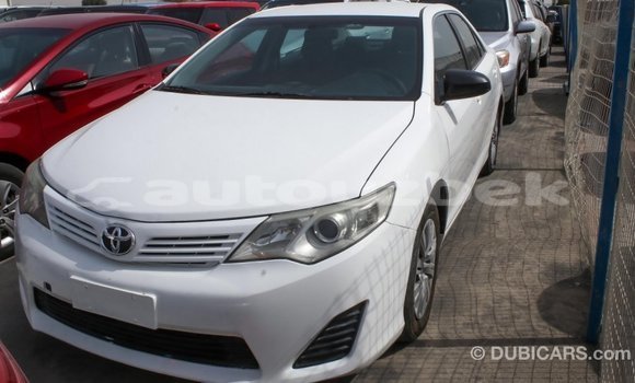 Buy Import Toyota Camry White Car in Import - Dubai in Andijon Buy Import Toyota Camry White Car in Import - Dubai in Andijon