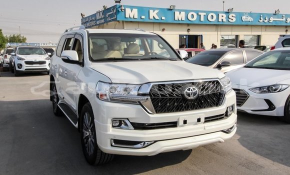 Buy Import Toyota Land Cruiser White Car in Import - Dubai in Andijon Buy Import Toyota Land Cruiser White Car in Import - Dubai in Andijon