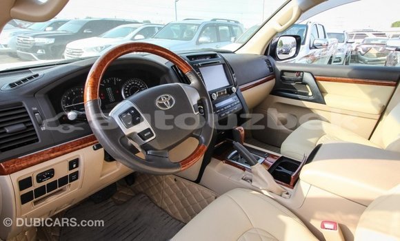 Buy Import Toyota Land Cruiser White Car in Import - Dubai in Andijon Buy Import Toyota Land Cruiser White Car in Import - Dubai in Andijon