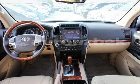 Buy Import Toyota Land Cruiser White Car in Import - Dubai in Andijon Buy Import Toyota Land Cruiser White Car in Import - Dubai in Andijon
