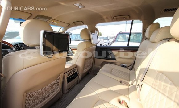 Buy Import Toyota Land Cruiser White Car in Import - Dubai in Andijon Buy Import Toyota Land Cruiser White Car in Import - Dubai in Andijon