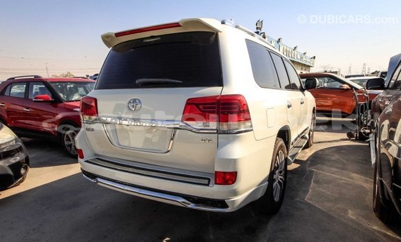 Buy Import Toyota Land Cruiser White Car in Import - Dubai in Andijon Buy Import Toyota Land Cruiser White Car in Import - Dubai in Andijon