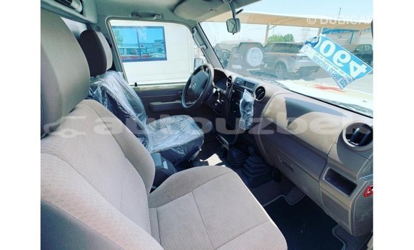 Buy Import Toyota Land Cruiser Beige Car in Import - Dubai in Andijon Buy Import Toyota Land Cruiser Beige Car in Import - Dubai in Andijon