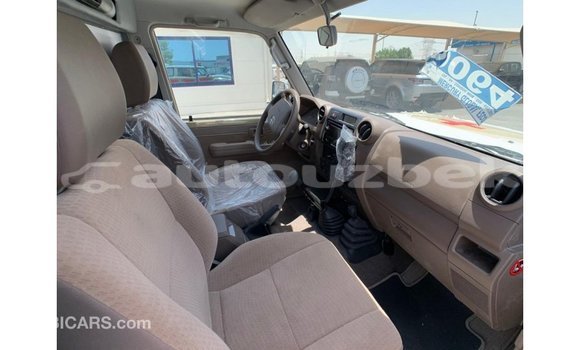 Buy Import Toyota Land Cruiser Beige Car in Import - Dubai in Andijon Buy Import Toyota Land Cruiser Beige Car in Import - Dubai in Andijon