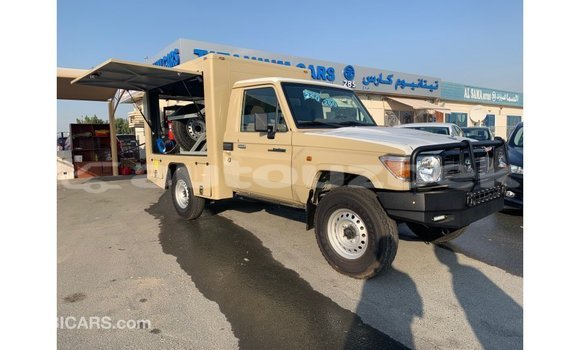 Buy Import Toyota Land Cruiser Beige Car in Import - Dubai in Andijon Buy Import Toyota Land Cruiser Beige Car in Import - Dubai in Andijon