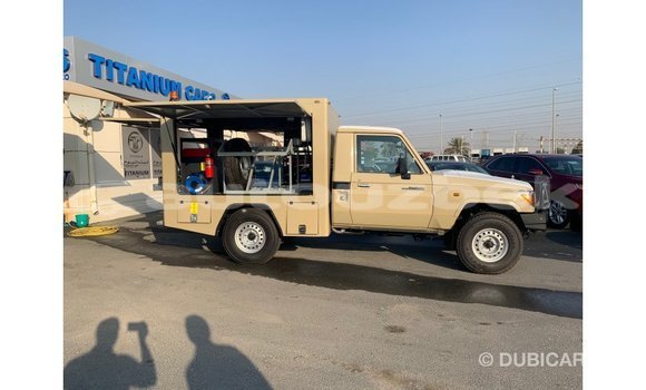 Buy Import Toyota Land Cruiser Beige Car in Import - Dubai in Andijon Buy Import Toyota Land Cruiser Beige Car in Import - Dubai in Andijon