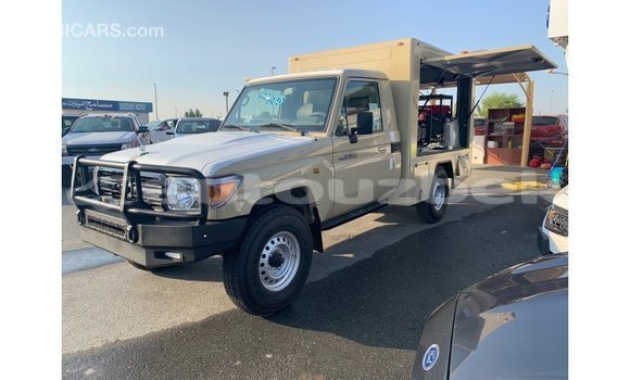 Buy Import Toyota Land Cruiser Beige Car in Import - Dubai in Andijon Buy Import Toyota Land Cruiser Beige Car in Import - Dubai in Andijon