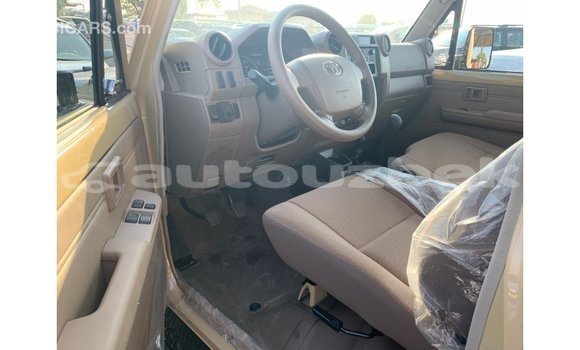 Buy Import Toyota Land Cruiser Beige Car in Import - Dubai in Andijon Buy Import Toyota Land Cruiser Beige Car in Import - Dubai in Andijon