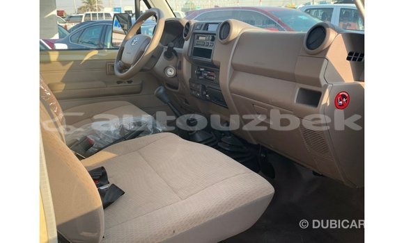 Buy Import Toyota Land Cruiser Beige Car in Import - Dubai in Andijon Buy Import Toyota Land Cruiser Beige Car in Import - Dubai in Andijon