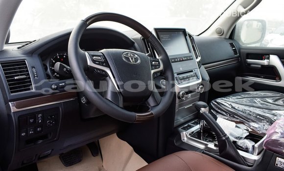 Buy Import Toyota Land Cruiser White Car in Import - Dubai in Andijon Buy Import Toyota Land Cruiser White Car in Import - Dubai in Andijon