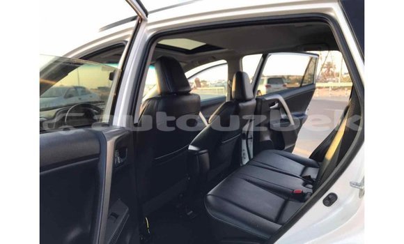 Buy Import Toyota 4Runner White Car in Import - Dubai in Andijon Buy Import Toyota 4Runner White Car in Import - Dubai in Andijon