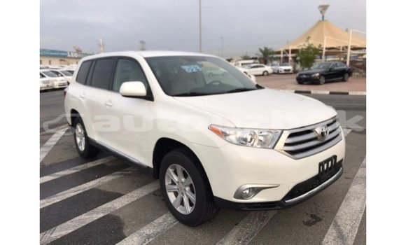 Buy Import Toyota Highlander White Car in Import - Dubai in Andijon Buy Import Toyota Highlander White Car in Import - Dubai in Andijon