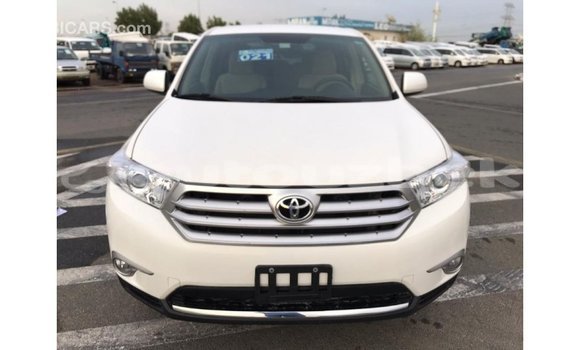 Buy Import Toyota Highlander White Car in Import - Dubai in Andijon Buy Import Toyota Highlander White Car in Import - Dubai in Andijon