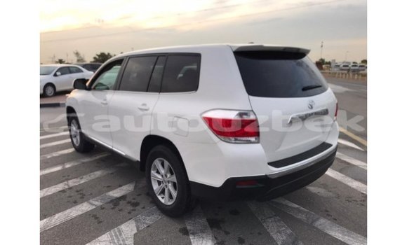 Buy Import Toyota Highlander White Car in Import - Dubai in Andijon Buy Import Toyota Highlander White Car in Import - Dubai in Andijon