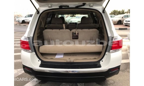 Buy Import Toyota Highlander White Car in Import - Dubai in Andijon Buy Import Toyota Highlander White Car in Import - Dubai in Andijon