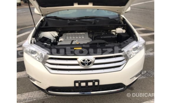 Buy Import Toyota Highlander White Car in Import - Dubai in Andijon Buy Import Toyota Highlander White Car in Import - Dubai in Andijon