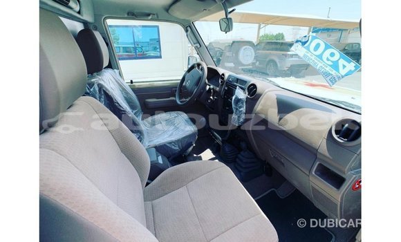 Buy Import Toyota Land Cruiser Beige Car in Import - Dubai in Andijon Buy Import Toyota Land Cruiser Beige Car in Import - Dubai in Andijon