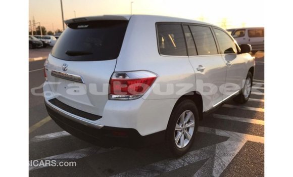 Buy Import Toyota Highlander White Car in Import - Dubai in Andijon Buy Import Toyota Highlander White Car in Import - Dubai in Andijon