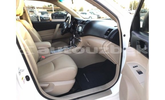 Buy Import Toyota Highlander White Car in Import - Dubai in Andijon Buy Import Toyota Highlander White Car in Import - Dubai in Andijon