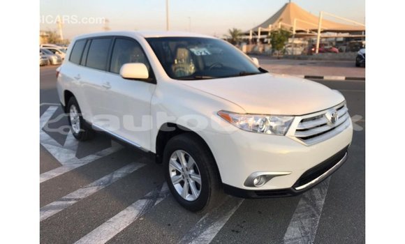 Buy Import Toyota Highlander White Car in Import - Dubai in Andijon Buy Import Toyota Highlander White Car in Import - Dubai in Andijon