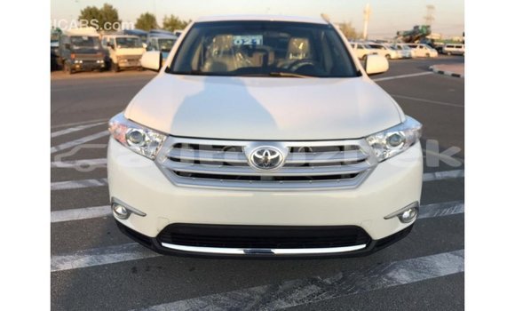 Buy Import Toyota Highlander White Car in Import - Dubai in Andijon Buy Import Toyota Highlander White Car in Import - Dubai in Andijon