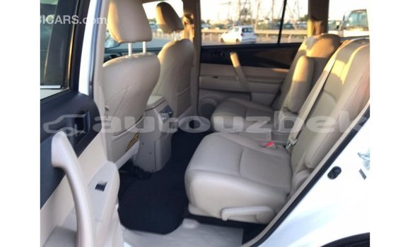 Buy Import Toyota Highlander White Car in Import - Dubai in Andijon Buy Import Toyota Highlander White Car in Import - Dubai in Andijon