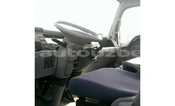 Buy Import Mitsubishi Carisma White Car in Import - Dubai in Andijon