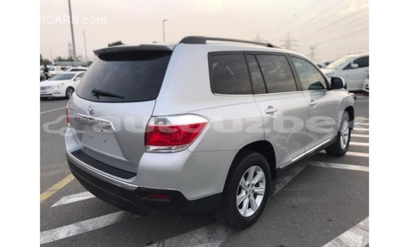 Buy Import Toyota Highlander Other Car in Import - Dubai in Andijon Buy Import Toyota Highlander Other Car in Import - Dubai in Andijon
