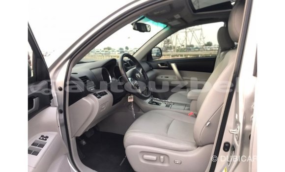 Buy Import Toyota Highlander Other Car in Import - Dubai in Andijon Buy Import Toyota Highlander Other Car in Import - Dubai in Andijon