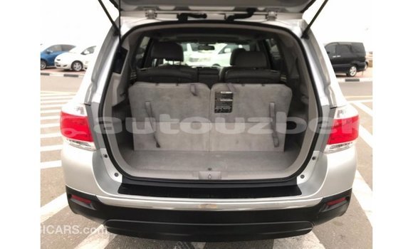 Buy Import Toyota Highlander Other Car in Import - Dubai in Andijon Buy Import Toyota Highlander Other Car in Import - Dubai in Andijon