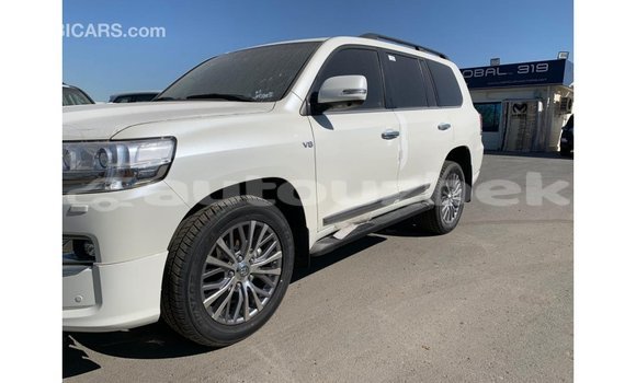 Buy Import Toyota Land Cruiser White Car in Import - Dubai in Andijon Buy Import Toyota Land Cruiser White Car in Import - Dubai in Andijon