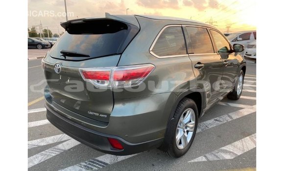 Buy Import Toyota Highlander Green Car in Import - Dubai in Andijon Buy Import Toyota Highlander Green Car in Import - Dubai in Andijon